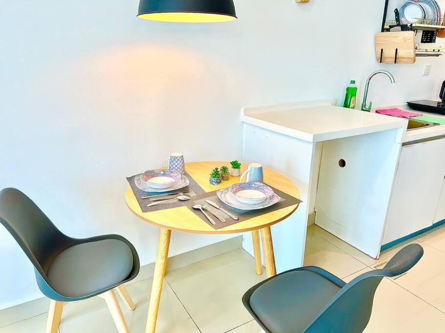 Apartemen H 1-5 Pax Cozy House 3 Bed Trefoil Setia Alam Wifi And Tv Sccc Shah Alam